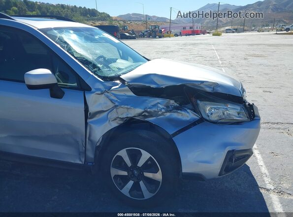 JF2SJAGC2HH494050 2017 SUBARU FORESTER Silver Front view