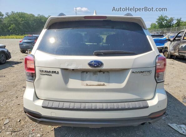 JF2SJAGC2HH529329 2017 SUBARU FORESTER White Вид ззаду