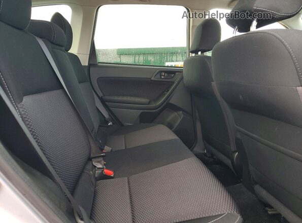 JF2SJAGC3HH568074 2017 SUBARU FORESTER Silver უკანა სალონის ხედი