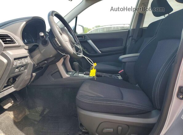 JF2SJAGC3HH568074 2017 SUBARU FORESTER Silver წინა სალონის ხედი