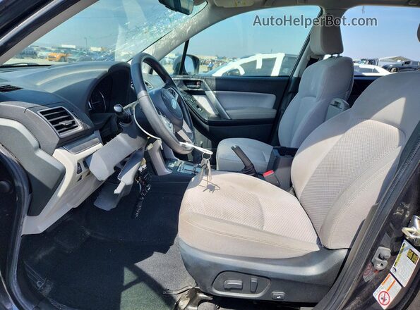 JF2SJAGC3JH553905 2018 SUBARU FORESTER Charcoal Front interior view