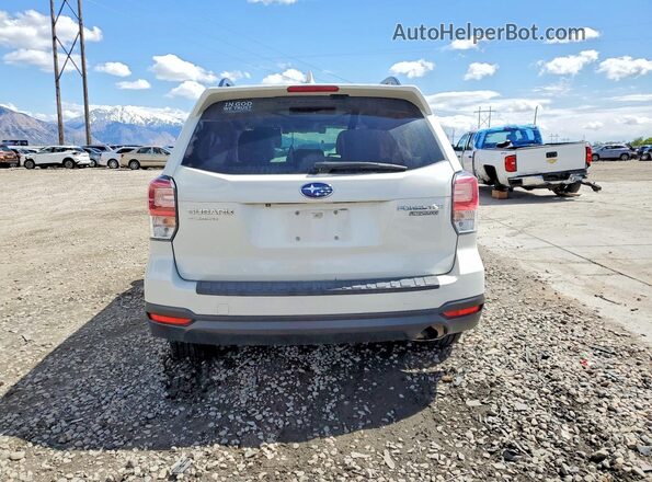 JF2SJAGC4JH515003 2018 SUBARU FORESTER White Вид ззаду