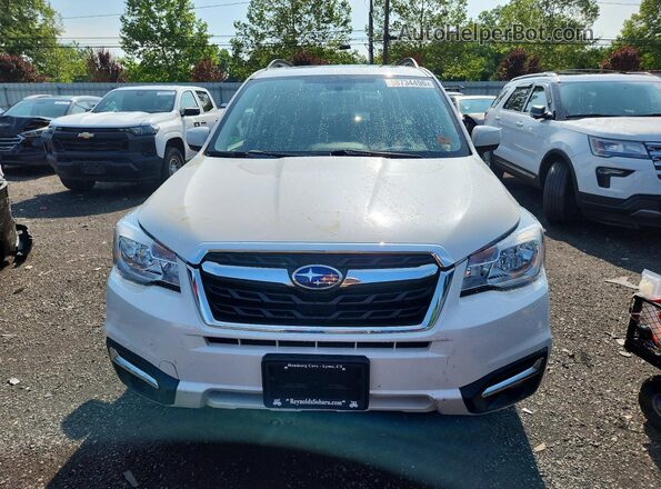 JF2SJAGC5JH507850 2018 SUBARU FORESTER White Front view