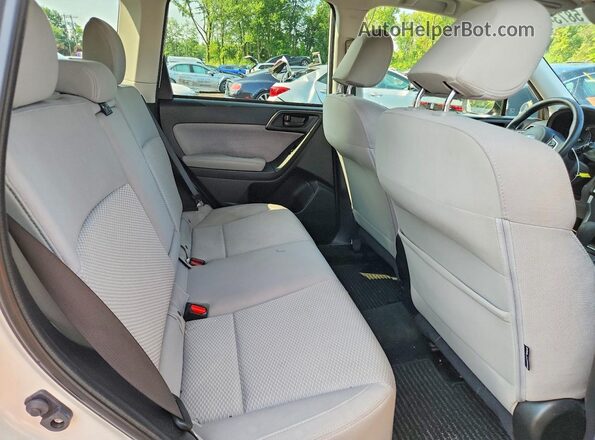 JF2SJAGC5JH507850 2018 SUBARU FORESTER White Rear seats view