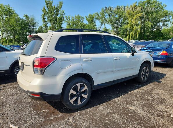 JF2SJAGC5JH507850 2018 SUBARU FORESTER White Rear right