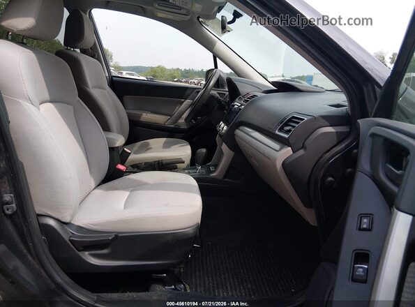 JF2SJAGC6HH545131 2017 SUBARU FORESTER Gray Widok wnętrza z przodu