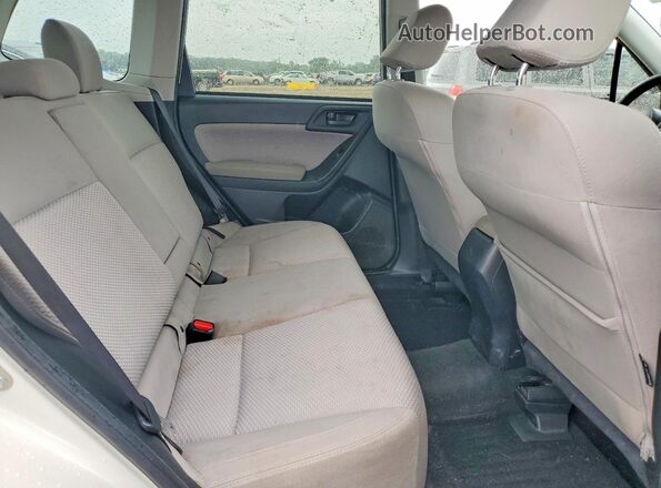 JF2SJAGC6HH546960 2017 SUBARU FORESTER White Widok wnętrza z tyłu