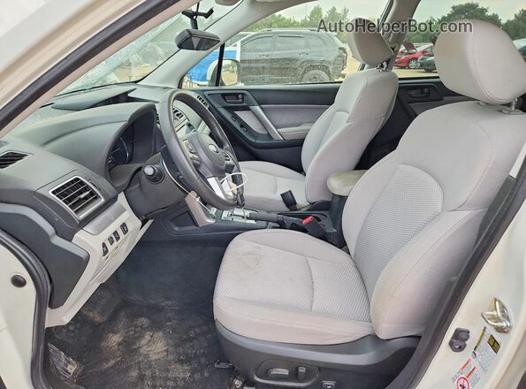 JF2SJAGC6JH477256 2018 SUBARU FORESTER Белый Вид салона спереди