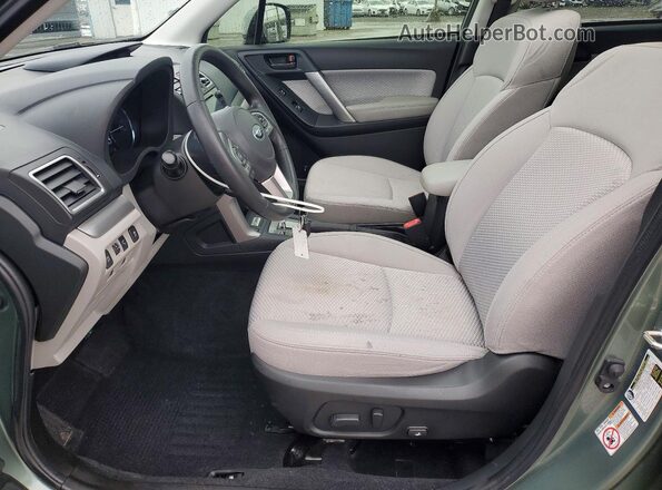 JF2SJAGC6JH480366 2018 SUBARU FORESTER Green Vista interior delantera