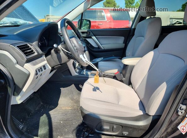 JF2SJAGC8HH517007 2017 SUBARU FORESTER Charcoal Вид салону спереду