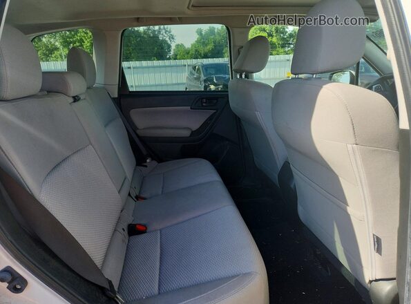 JF2SJAGC9HH579130 2017 SUBARU FORESTER Белый Вид задних сидений