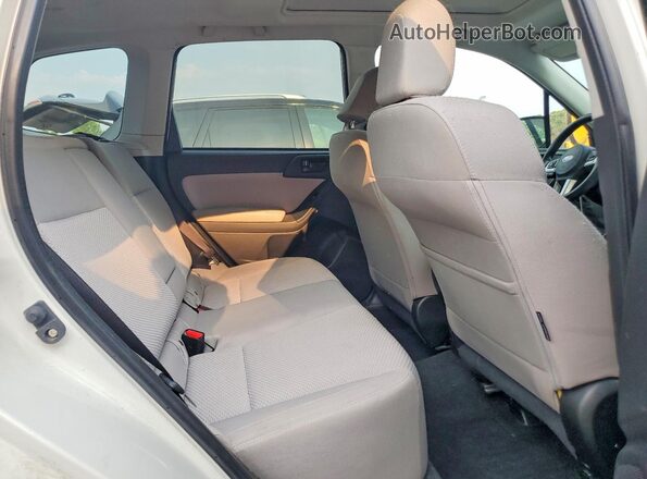 JF2SJAGCXHH560747 2017 SUBARU FORESTER White Widok wnętrza z tyłu
