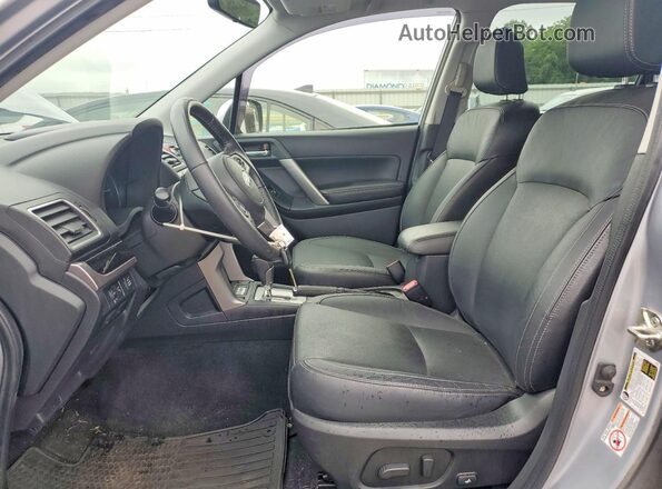 JF2SJAJC1JH405535 2018 SUBARU FORESTER Silver Вид салону спереду
