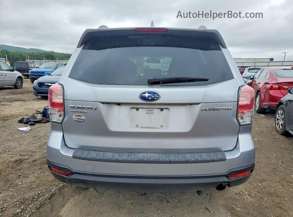 JF2SJAJC1JH405535 2018 SUBARU FORESTER Silver Вид ззаду