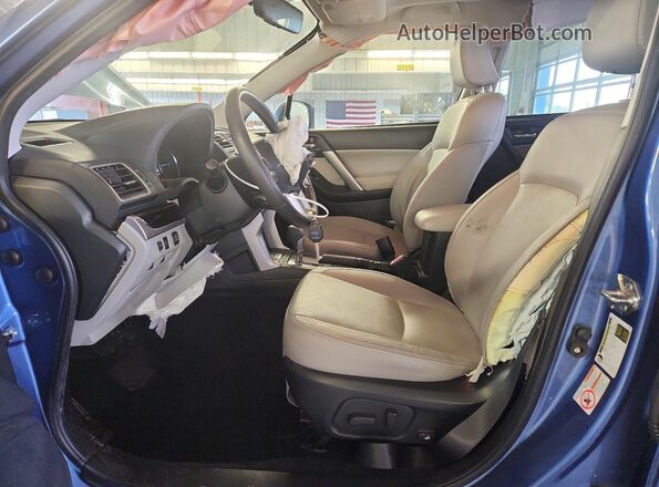 JF2SJAJC2JH423977 2018 SUBARU FORESTER Blue Widok wnętrza z przodu