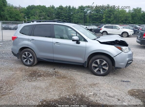 JF2SJAJC3HH497483 2017 SUBARU FORESTER Gray Widok wnętrza z tyłu