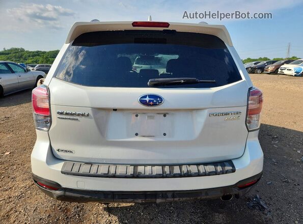 JF2SJAJC4HH405927 2017 SUBARU FORESTER White Rear view