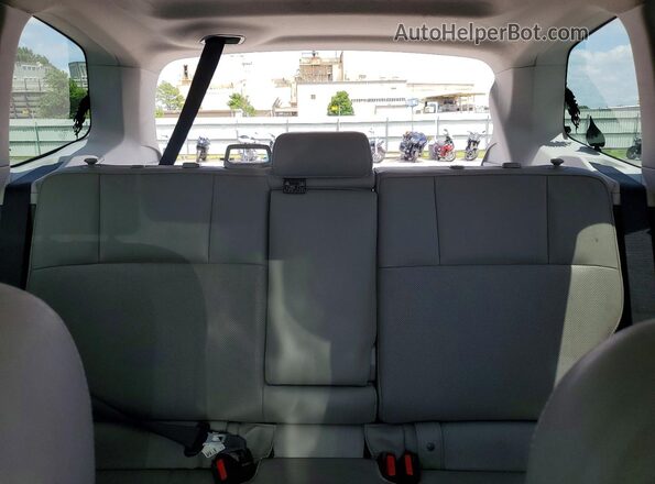 JF2SJAJC4HH465707 2017 SUBARU FORESTER Silver Rear seats view