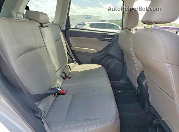 JF2SJAJC4HH465707 2017 SUBARU FORESTER Silver Rear interior view