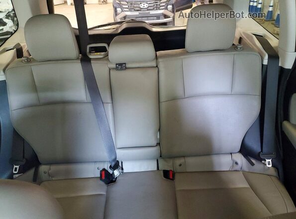 JF2SJAJC7HH400902 2017 SUBARU FORESTER White Rear seats view