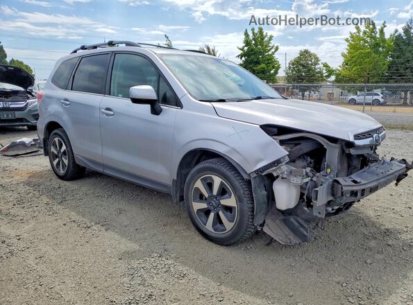 JF2SJAJC8HH527593 2017 SUBARU FORESTER Silver Delantero derecho