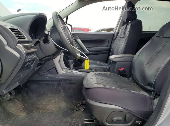 JF2SJAJC8HH527593 2017 SUBARU FORESTER Silver Vista interior delantera