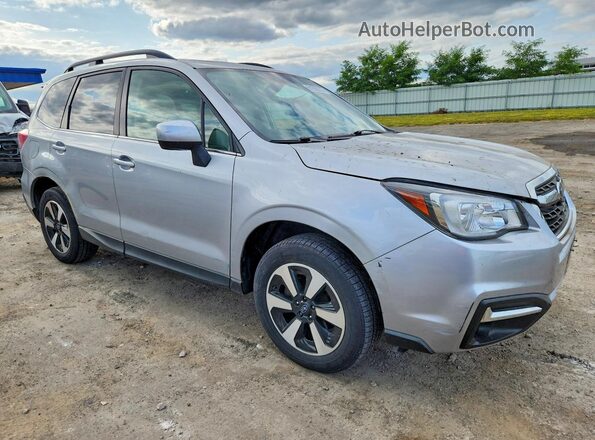 JF2SJAJCXJH478807 2018 SUBARU FORESTER Silver Front right