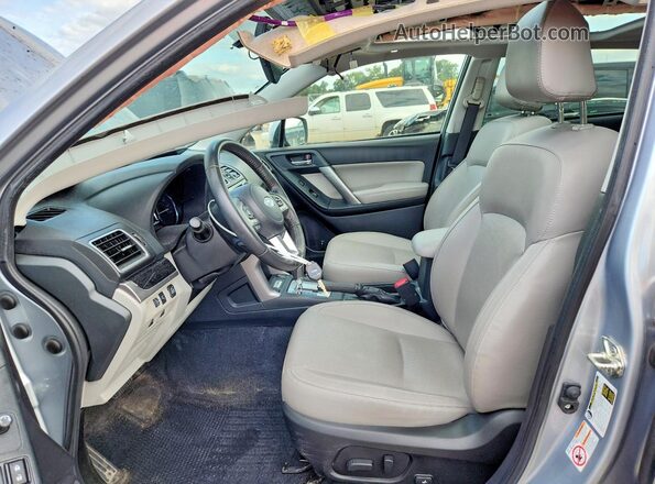 JF2SJAJCXJH478807 2018 SUBARU FORESTER Silver Front interior view