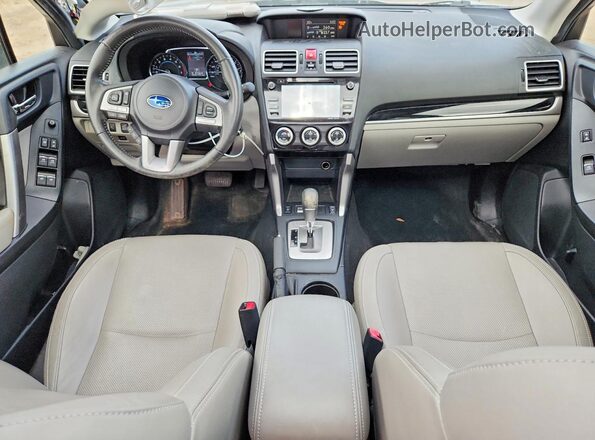 JF2SJAJCXJH478807 2018 SUBARU FORESTER Silver Dashboard view