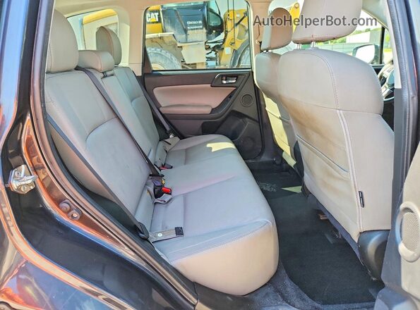 JF2SJALC3JH445211 2018 SUBARU FORESTER Gray Вид задньої частини салону