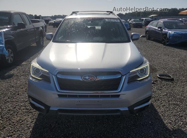 JF2SJARC0HH537572 2017 SUBARU FORESTER Silver Front view