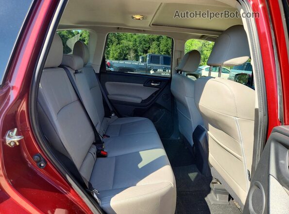 JF2SJARC0HH574606 2017 SUBARU FORESTER Красный Вид задней части салона