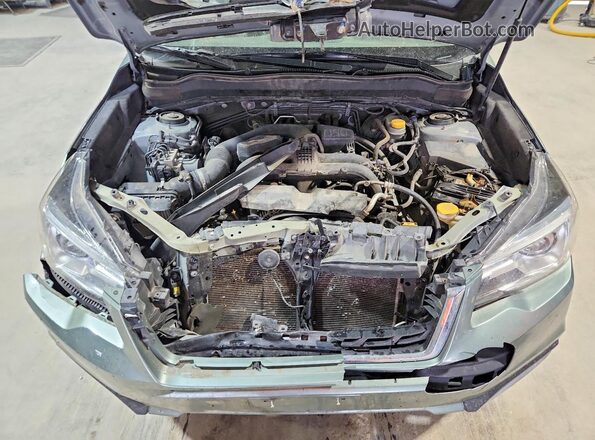 JF2SJARC0JH459591 2018 SUBARU FORESTER Green ძრავის განყოფილების ხედი