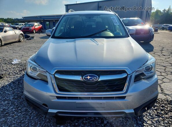 JF2SJARC2JH446888 2018 SUBARU FORESTER Silver Front view