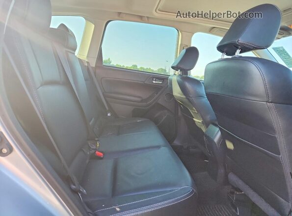 JF2SJARC2JH446888 2018 SUBARU FORESTER Silver Rear interior view