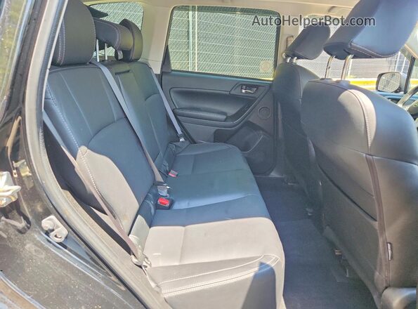 JF2SJARC3JH574248 2018 SUBARU FORESTER Черный Вид задней части салона