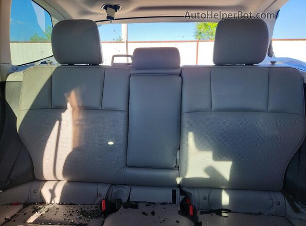 JF2SJARC5HH507838 2017 SUBARU FORESTER Silver Rear seats view