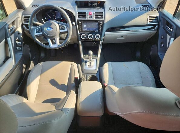JF2SJARC7HH504388 2017 SUBARU FORESTER Gray Widok deski rozdzielczej