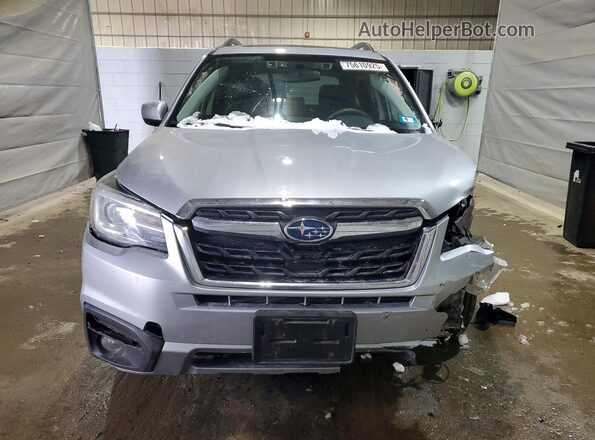 JF2SJARC7JH402093 2018 SUBARU FORESTER Silver Вид спереду