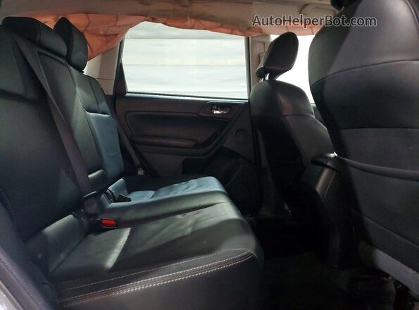 JF2SJARC7JH402093 2018 SUBARU FORESTER Silver Вид задньої частини салону