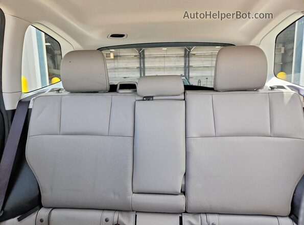 JF2SJARC8JH568008 2018 SUBARU FORESTER Зеленый Вид задних сидений