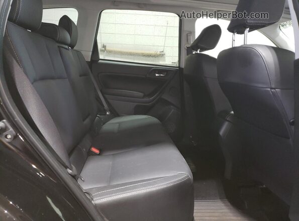 JF2SJARC9HH553267 2017 SUBARU FORESTER Черный Вид задней части салона