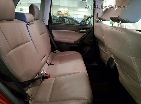 JF2SJARC9HH561207 2017 SUBARU FORESTER Красный Вид задней части салона