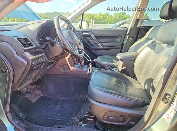 JF2SJAWC2HH552143 2017 SUBARU FORESTER Green წინა სალონის ხედი