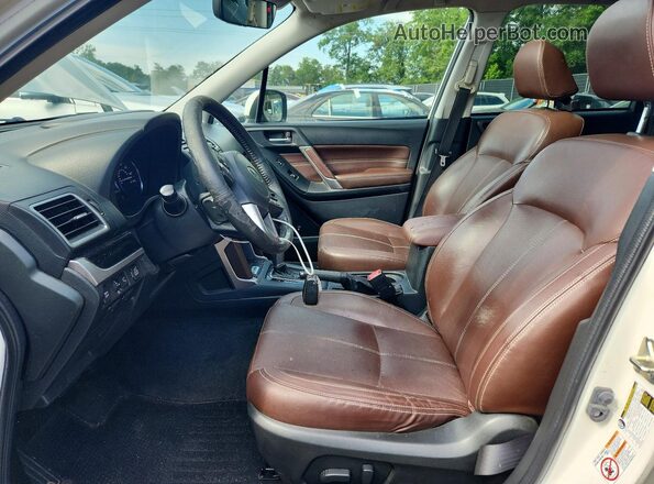 JF2SJAWC6JH422047 2018 SUBARU FORESTER White Вид салону спереду