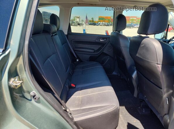 JF2SJAWC8JH531755 2018 SUBARU FORESTER Green Widok wnętrza z tyłu