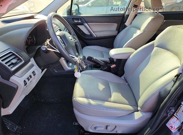 JF2SJAXC2GH523691 2016 SUBARU FORESTER Черный Вид салона спереди