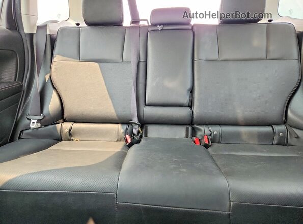 JF2SJAXC2GH555816 2016 SUBARU FORESTER Silver Rear seats view
