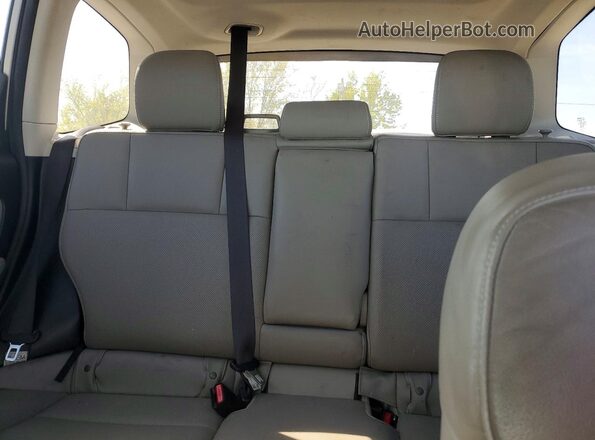 JF2SJAXC9GH536938 2016 SUBARU FORESTER Silver Vista de los asientos traseros
