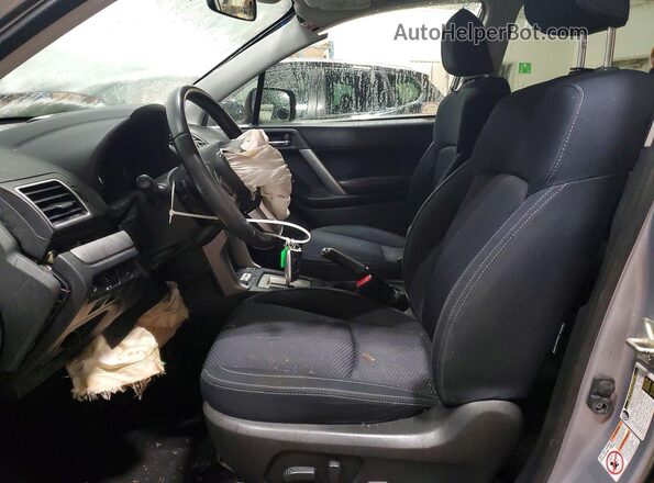 JF2SJEMC8HH541559 2017 SUBARU FORESTER Silver Вид салону спереду